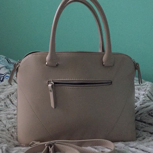 Purses look like new - Picture 4 of 7